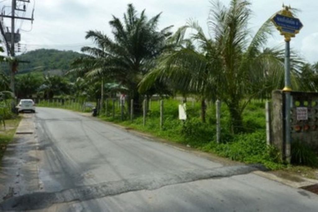 Half Rai (804 sqm) Land for Sale by Owner in Rawai, Phuket