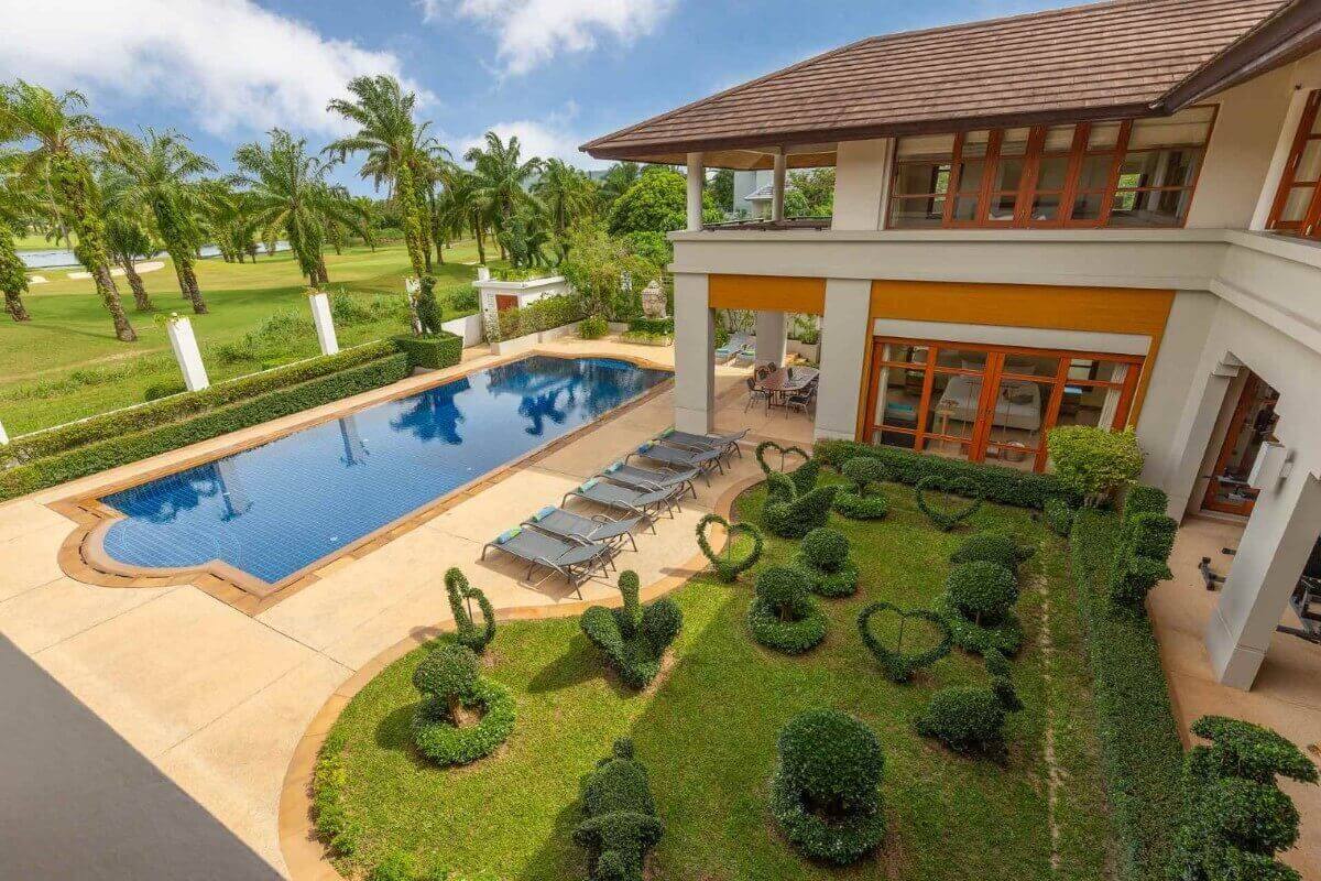 7 Bedroom Pool Villa with 2 Bedroom Apartment for Sale Adjacent to Loch Palm in Kathu, Phuket