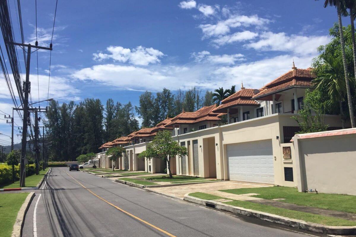 3 Bedroom Freehold Golf Course View Townhouse Pool Villa for Sale at Laguna Townhomes, Phuket
