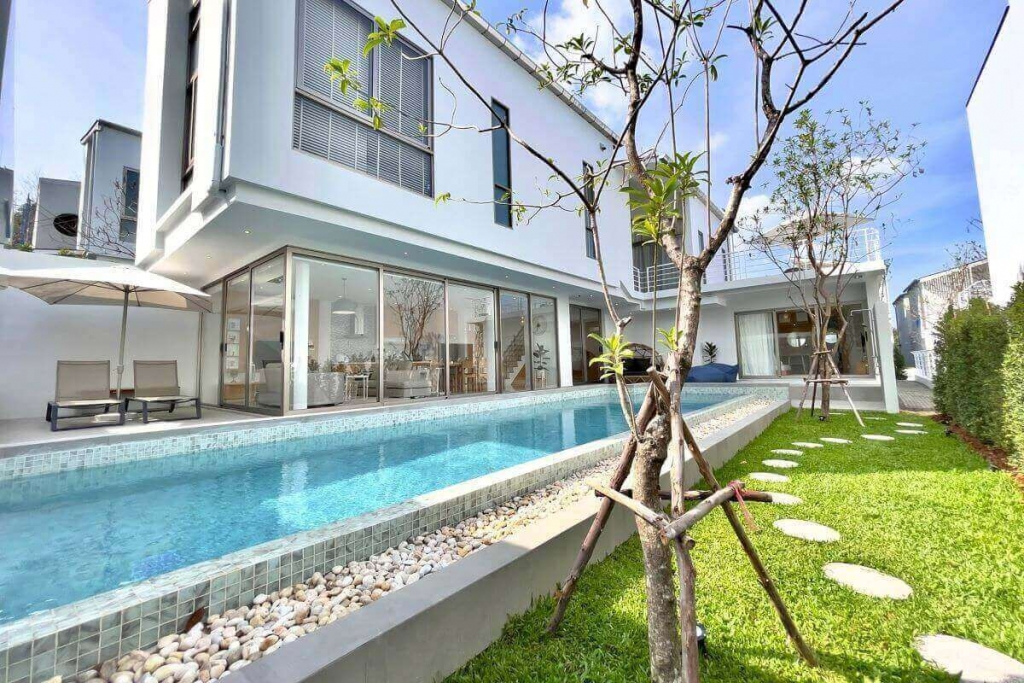 4 Bedroom Modern Pool Villa for Sale in Cherng Talay, Phuket