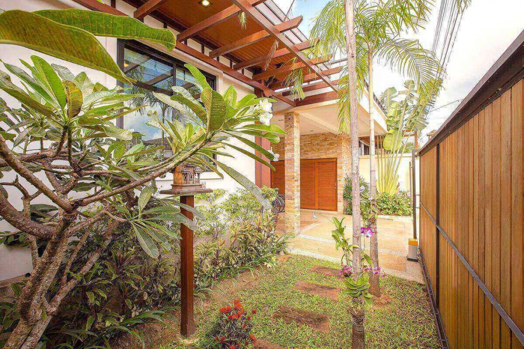 Rawai VIP Villas  Rawai,, Phuket  Thailand