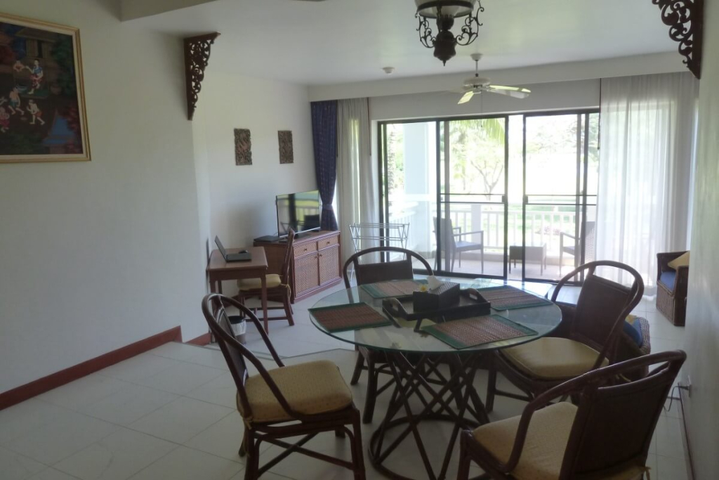 出售 1 卧室永久产权高尔夫景观公寓 Allamanda Laguna，普吉岛