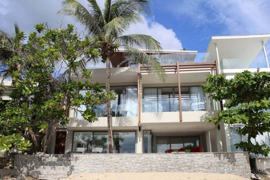 Absolute Strandvilla mit 3 Schlafzimmern zum Verkauf in Kalim Beach, Phuket