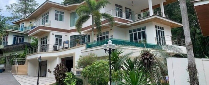 Außergewöhnliche Poolvilla mit 4 Schlafzimmern zum Verkauf durch den Eigentümer in Kata Hills, Phuket