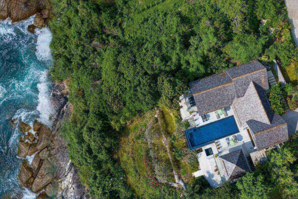普吉岛卡马拉岬角上的萨姆萨拉出售五卧室海滨豪华泳池别墅
