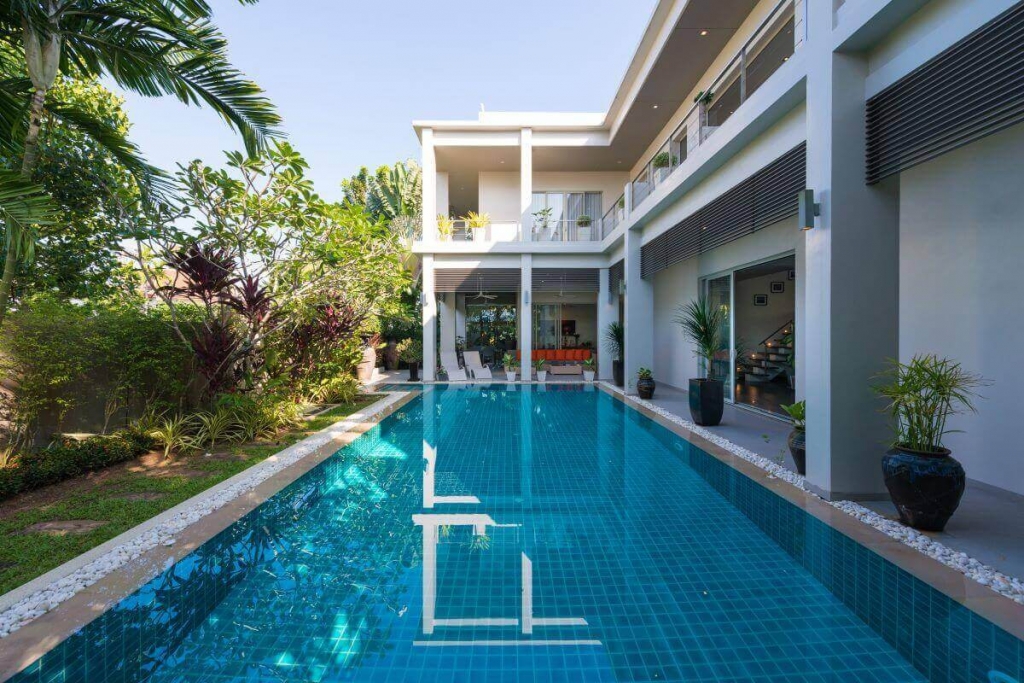 4 Schlafzimmer Stand-Alone Nicht-Estate Pool Villa zum Verkauf durch den Eigentümer in der Nähe der Boat Avenue in Cherng Talay, Phuket