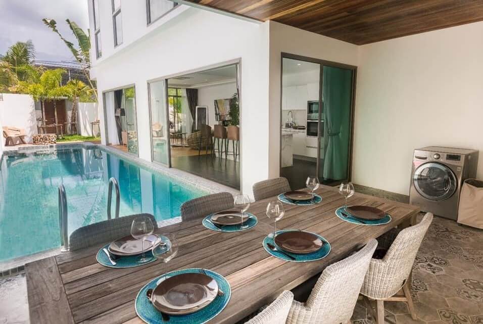 Poolvilla mit 3 Schlafzimmern zum Verkauf durch den Eigentümer in der Nähe der Internationalen Schule von Phuket in Rawai, Phuket