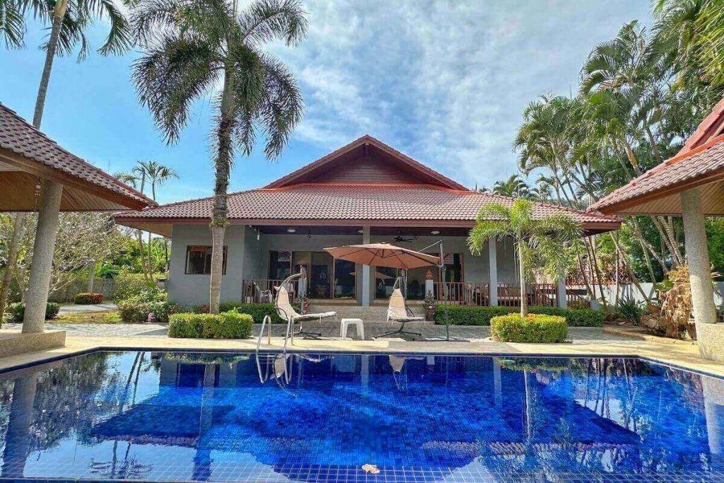 3 Bedroom Pool Villa on Large Plot of 1600 Sqm for Sale by Owner in Rawai, Phuket