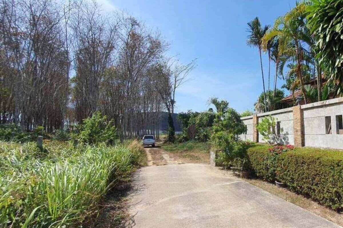 132 Square Wah (520 sqm) Land for Sale by the Owner near Blue Tree in Cherng Talay, Phuket