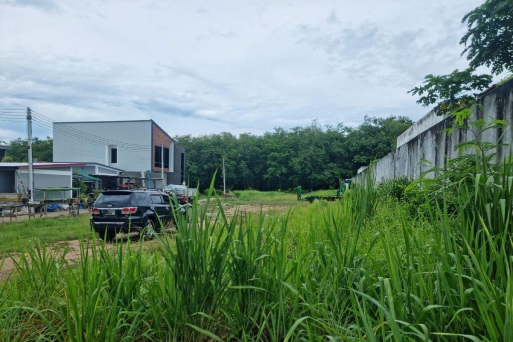385.5 Square Wah (1,540 sqm) Land for Sale by Owner in Soi Suksan in Rawai, Phuket