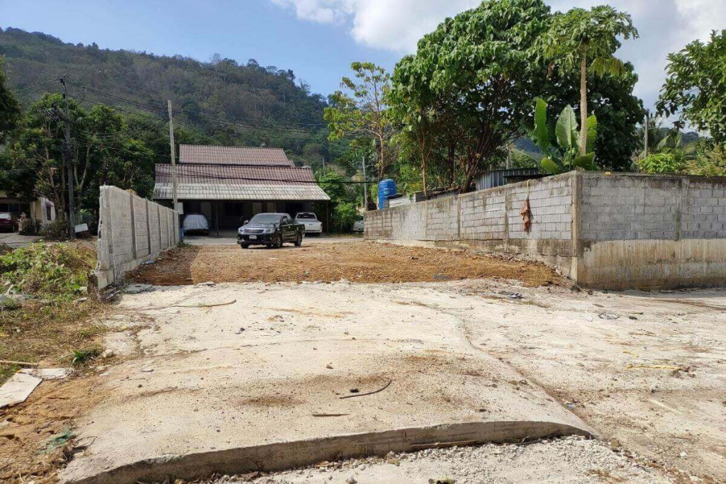 156 Square Wah (664 Sqm) Land for Sale by Owner near Tesco Lotus in Chalong, Phuket