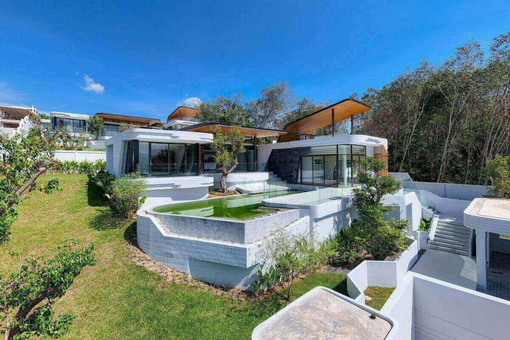 4 Bedroom Luxury Modern Balinese Pool Villa for Sale near Layan Beach in Cherng Talay, Phuket