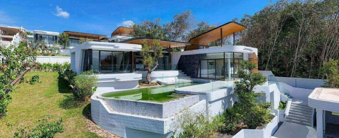 4 Bedroom Luxury Modern Balinese Pool Villa for Sale near Layan Beach in Cherng Talay, Phuket