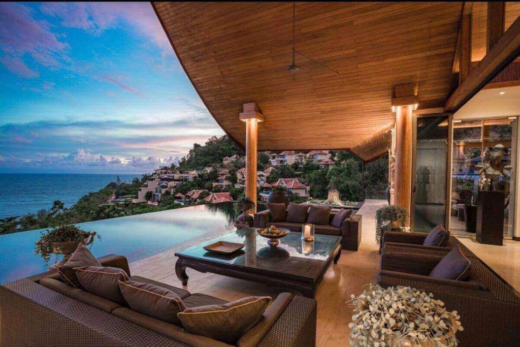 Luxus-Poolvilla mit 4 Schlafzimmern und 180-Grad-Meerblick zum Verkauf mit Blick auf Patong Bay, Phuket