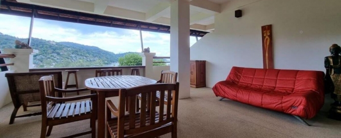 Apartment mit 2 Schlafzimmern und Meerblick vom Eigentümer zu verkaufen. Gehen Sie 500 Meter zum Kata Noi Beach, Phuket
