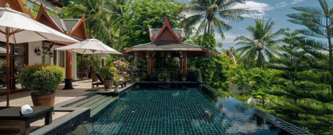 Thailändische Art-Deco-Poolvilla mit 4 Schlafzimmern und Meerblick zum Verkauf durch den Eigentümer in Ayara in der Nähe von Surin Beach, Phuket