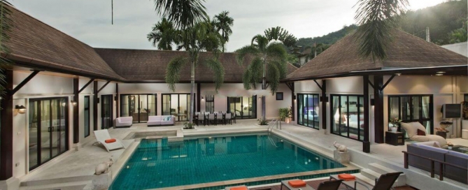 Poolvilla im Ferienstil mit 8 Schlafzimmern zum Verkauf in der Nähe von Nai Harn Beach, Phuket