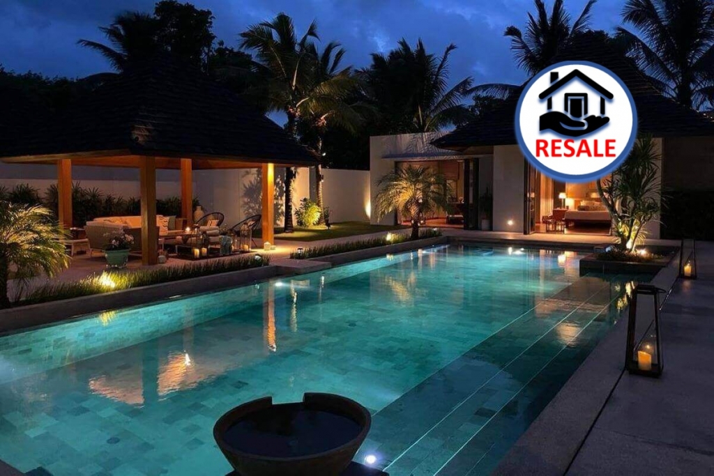 In the surrounding neighborhood of Laguna, one of the island’s most desirable residential areas and within a few minutes’ drive to Bang Tao Beach.