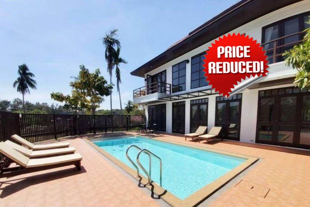出售大型地块的三卧室家庭泳池别墅步行至普吉岛拉威海滩