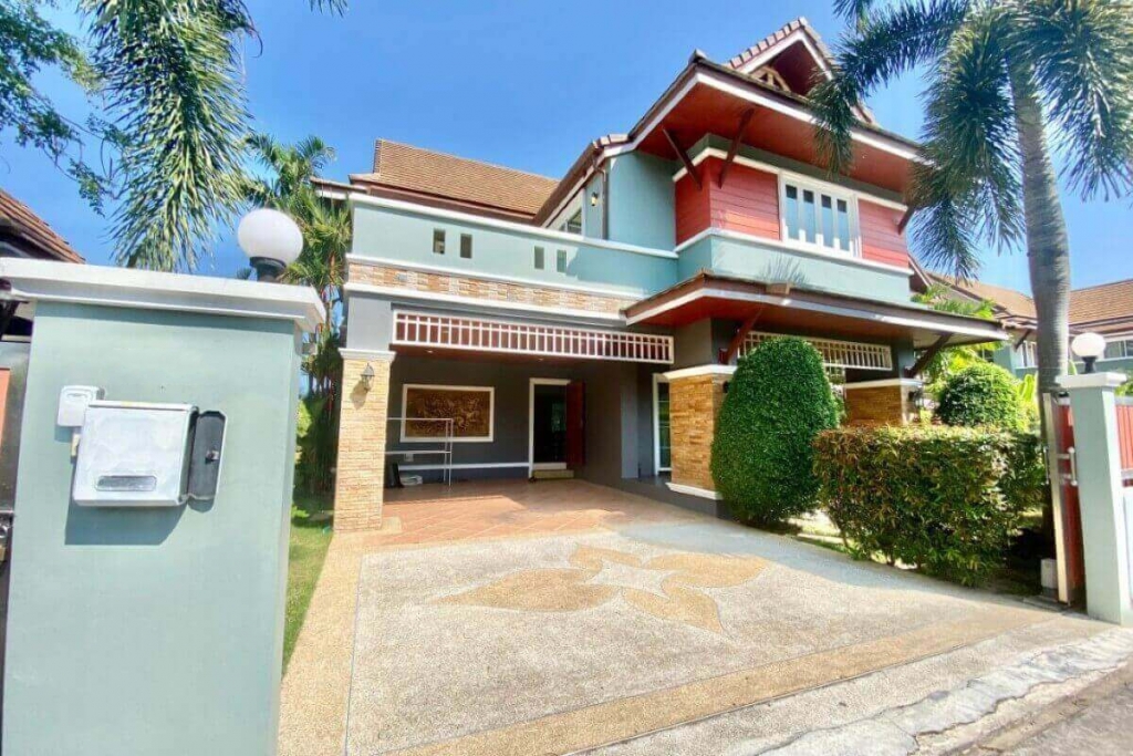 Moderne Poolvilla im Thai-Stil mit 3 Schlafzimmern zum Verkauf, 8 Minuten vom Nai Harn Beach in Rawai, Phuket entfernt
