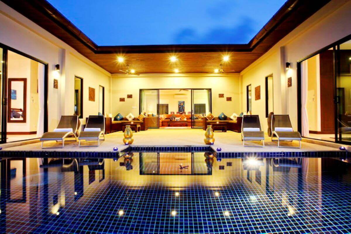 7 Bedroom Holiday Style Pool Villa for Sale 15 Mins Walk to Nai Harn Beach, Phuket