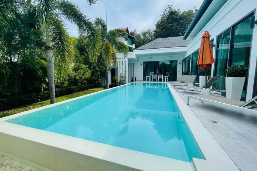 3 Bedroom Modern Balinese-Style Tropical Pool Villa for Sale in Soi Samakki in Rawai, Phuket