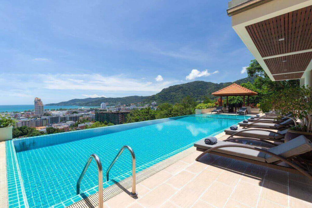 Poolvilla mit 7 Schlafzimmern und Meerblick auf einem 2,400 m² großen Grundstück zum Verkauf in Patong, Phuket