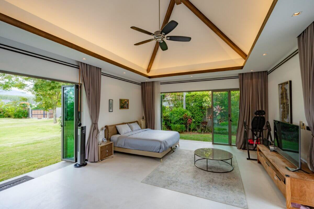 Cherng Talay, Phuket Thailand
