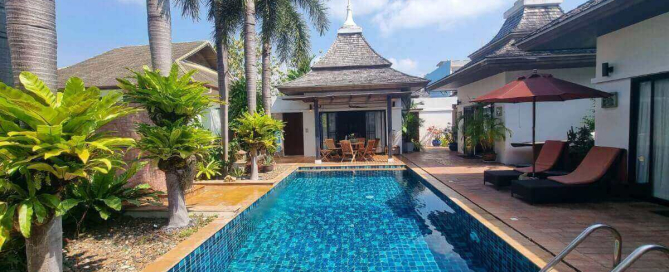 Thailändisch-balinesische Poolvilla mit 3 Schlafzimmern zum Verkauf durch den Eigentümer 5 Minuten zum Strand von Nai Harn, Phuket
