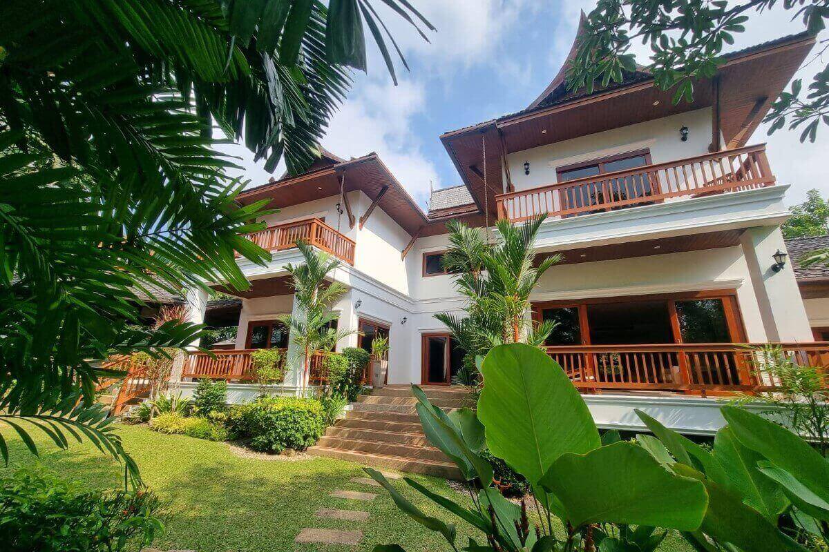 业主出售的 5 卧室别墅 5 分钟步行到拉威海滩和 15 分钟步行到普吉岛的亚努伊海滩