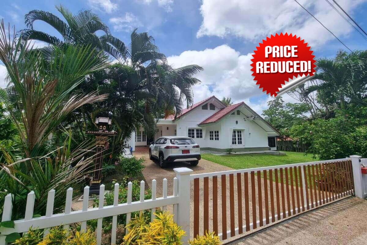 3 Bedroom House on Large 1,200 Sqm Plot for Sale by Owner near Tesco Lotus & BCIS in Chalong, Phuket