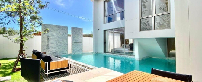 3 Bedroom Modern Pool Villa for Sale in the Bangjo-Pasak Area in Cherng Talay, Phuket