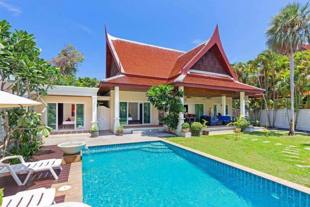 普吉岛拉威普吉岛国际学校附近出售的 3 卧室泳池别墅