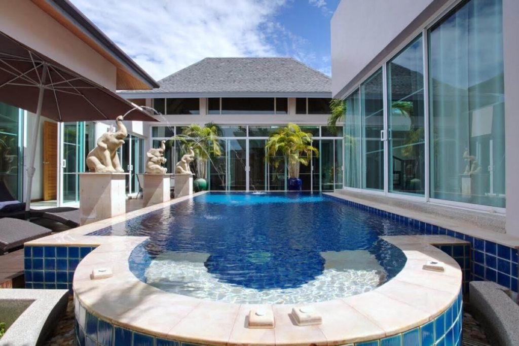 4 Bedroom Newly Renovated Balinese-Style Pool Villa for Sale by Owner in Rawai, Phuket