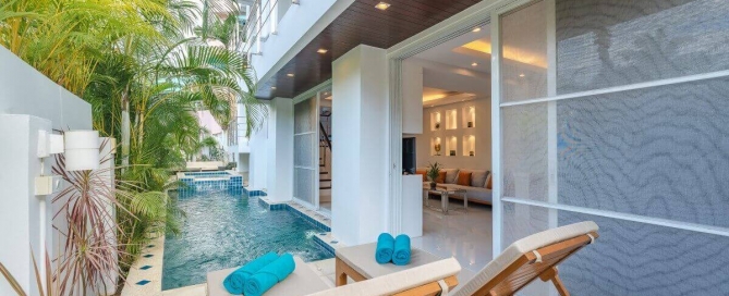 Neu renovierte Poolvilla mit 4 Schlafzimmern und Meerblick. Gehen Sie zum Tri-Trang Beach in Patong, Phuket