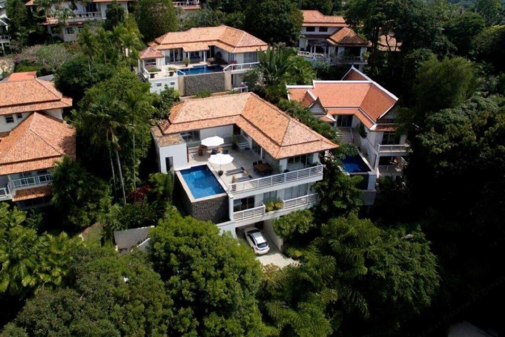 普吉岛卡塔曼达步行至卡塔海滩的 4 卧室海景泳池别墅出售