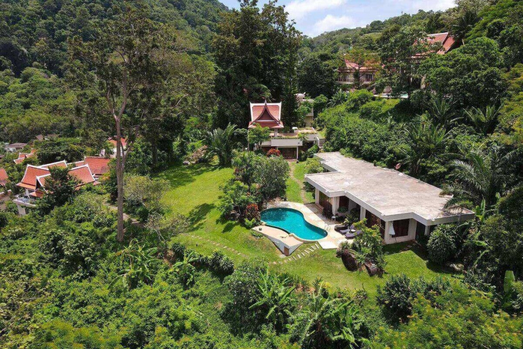 7 Bedroom Sea View Estate of 3 Villas w/ Private Pool on Large 2,400 sqm plot for Sale Plot in Kamala, Phuket