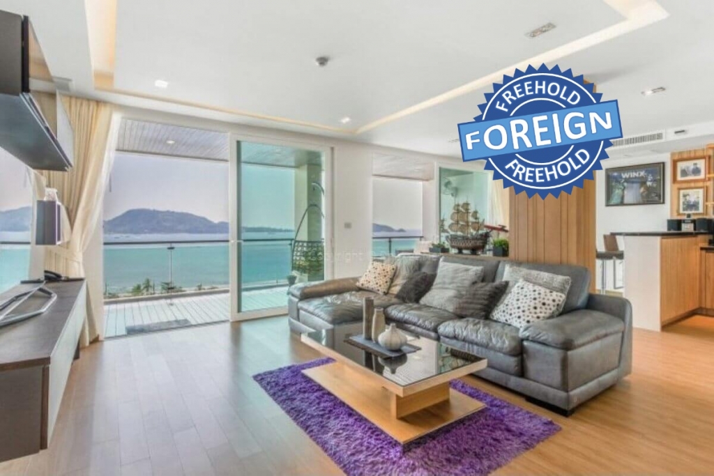 出售 2 卧室海景外国永久业权公寓，俯瞰普吉岛卡利姆海滩附近的芭东湾