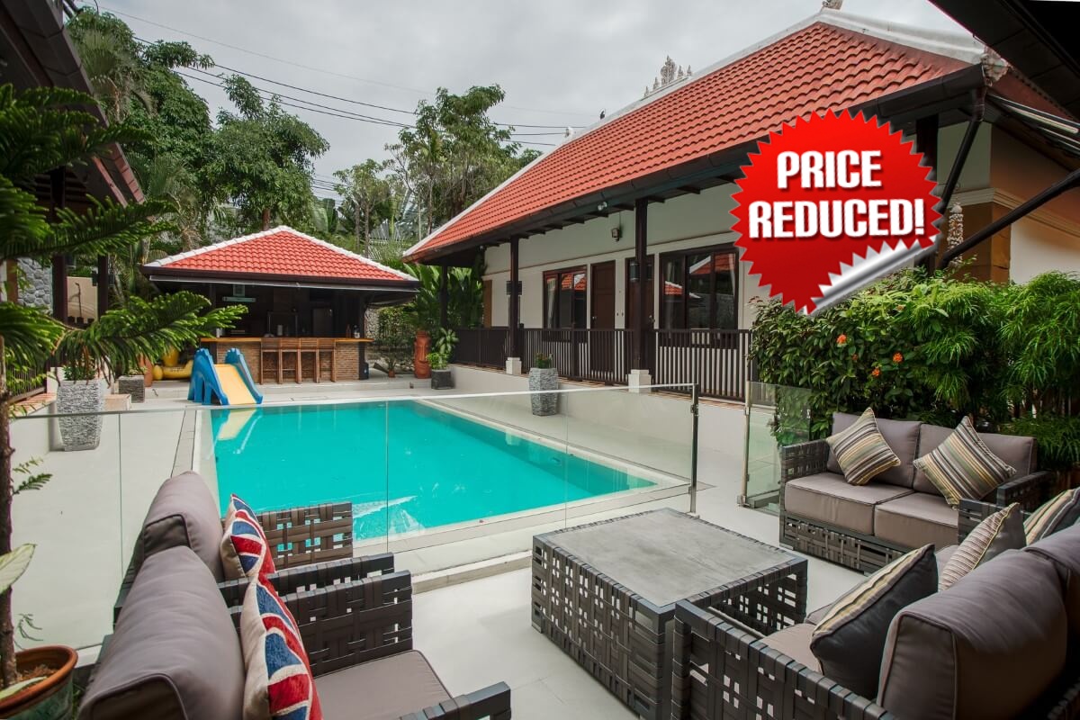 6 Bedroom Family Pool Villa on Large Plot for Sale 5 Mins to Boat Avenue in Cherng Talay, Phuket