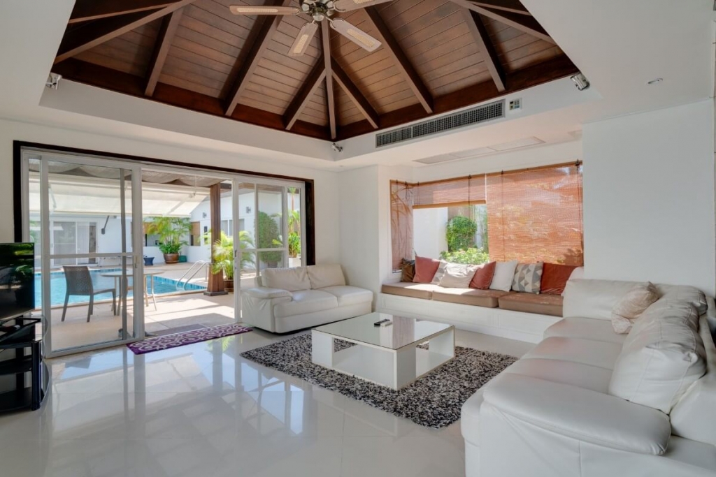 Nai Harn, Phuket Thailand