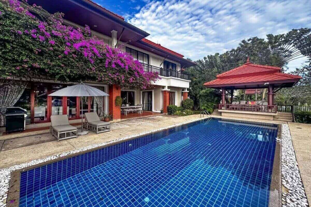 Renovierte Poolvilla mit 5 Schlafzimmern zum Verkauf im Angsana Resort & Villas in Laguna, Phuket