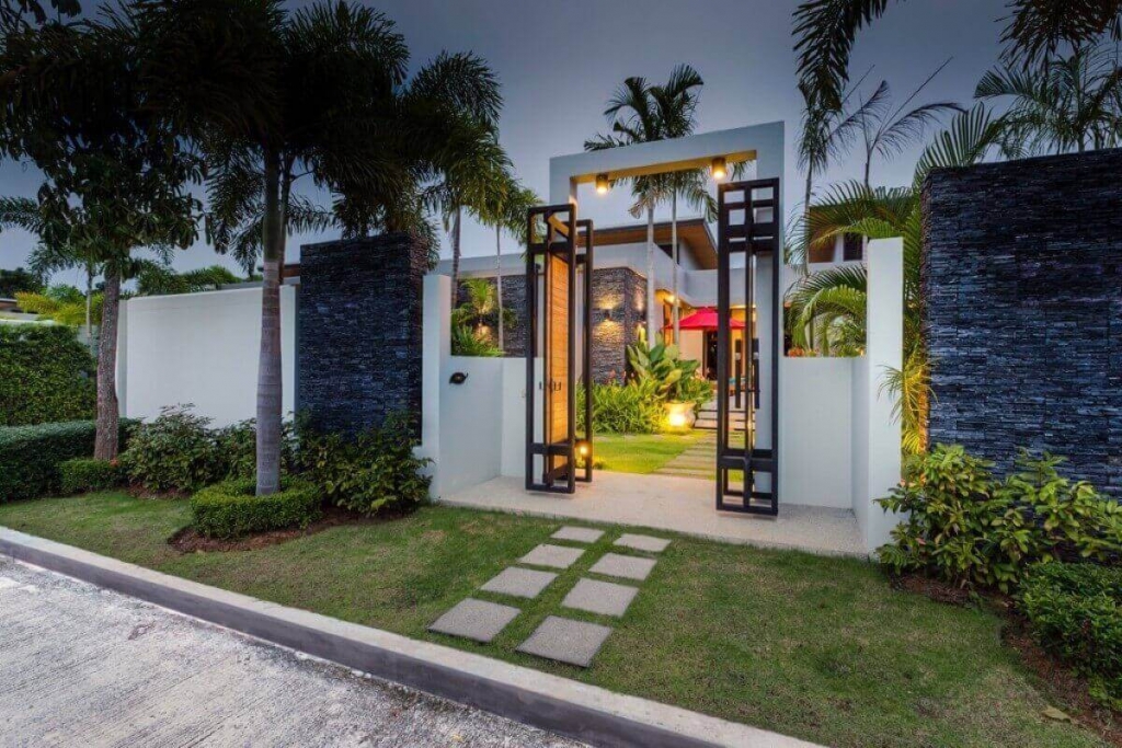 Nai Harn, Phuket Thailand