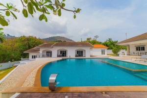Nai Harn,, Phuket  Thailand