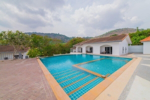 Nai Harn,, Phuket  Thailand
