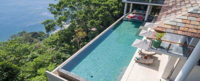 普吉岛卡马拉百万富翁大道出售的 6 卧室临海泳池别墅，带通往海洋的通道