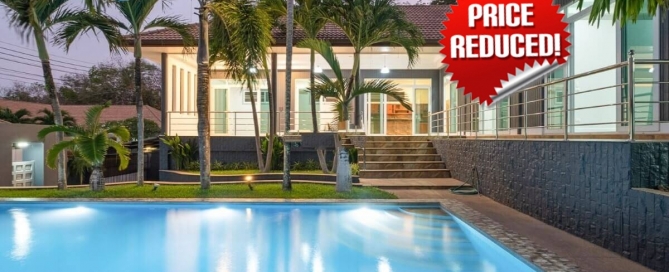 Villa con piscina con 4 camere da letto a 3 km dall'ISP in vendita dal proprietario a Soi Suksan, Rawai, Phuket