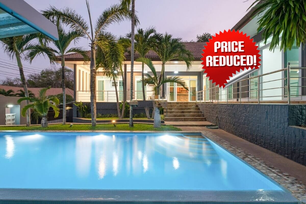 Villa con piscina con 4 camere da letto a 3 km dall'ISP in vendita dal proprietario a Soi Suksan, Rawai, Phuket