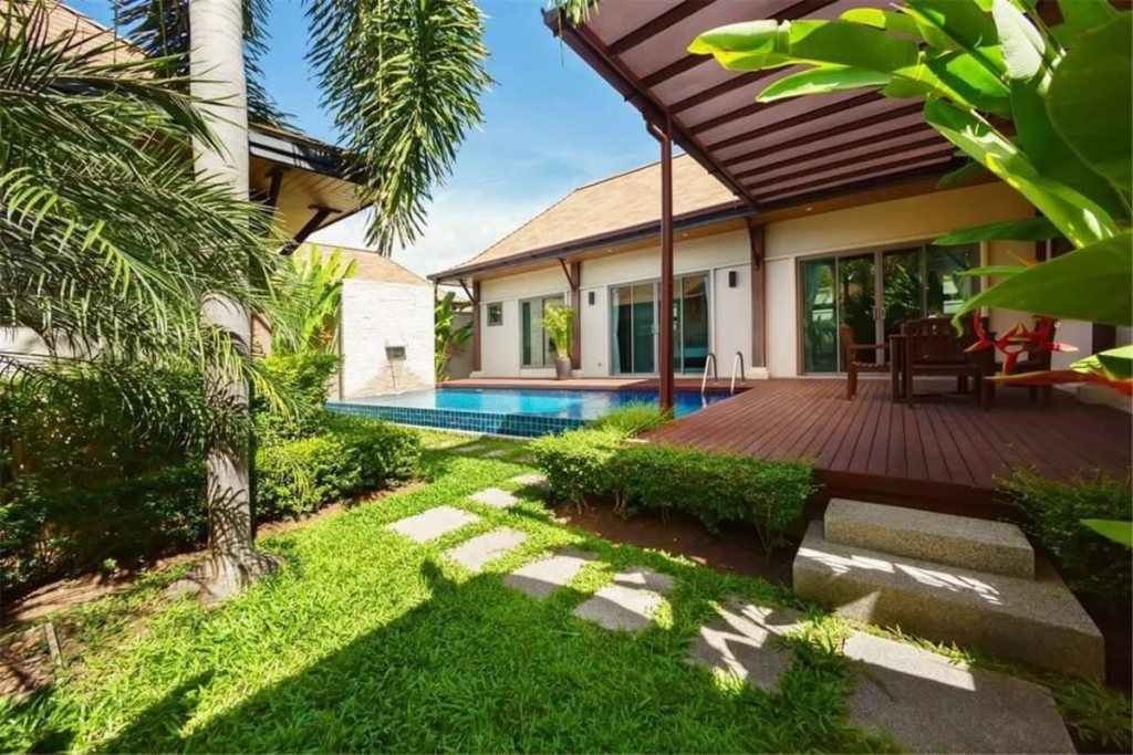 3 Bedroom Oriental-Style Pool Villa for Sale 5 Minutes to Nai Harn Beach in Rawai, Phuket
