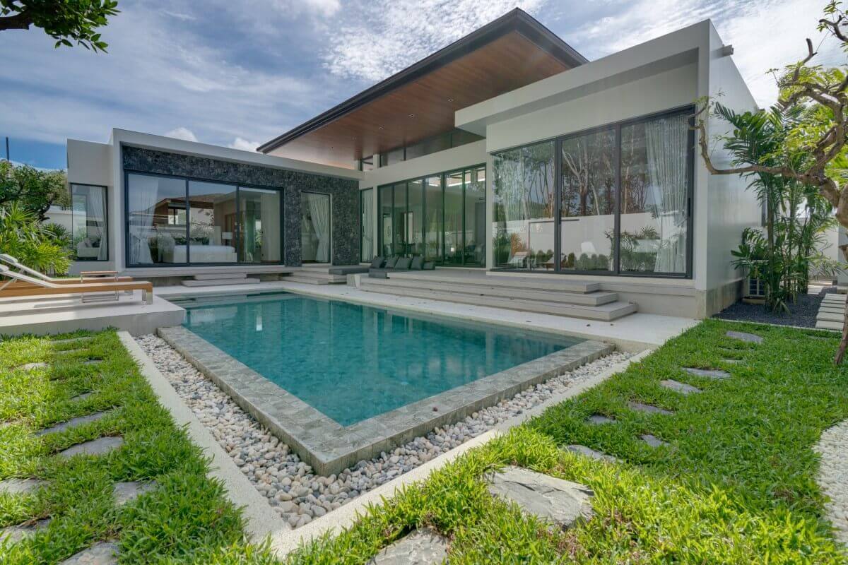 Poolvillen mit 3 Schlafzimmern in Gehweite zur UWC International School und Thanyapura in Thalang, Phuket