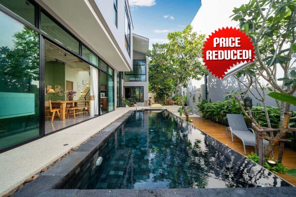 3 to 4 Bedroom Modern Eclectic Pool Villa for Sale in Pasak, Cherng Talay, Phuket